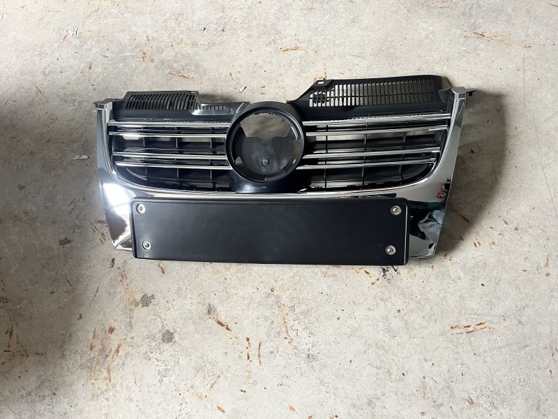 VW JETTA 2005-2011 ÖN PANJUR GENİŞ PLAKALIKLI